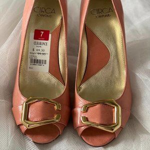 New CIRCA JOAN & DAVID Coral Dress Shoes w/ Gold Buckle Size 7
